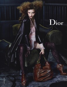 Meisel_Dior_Fall_Winter_2010_11_04.thumb.jpg.285435e5b6096c0d211c3b27dc11afac.jpg