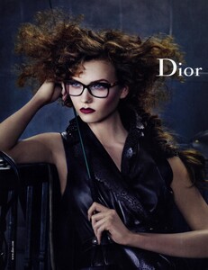 Meisel_Dior_Fall_Winter_2010_11_07.thumb.jpg.16daadebe85e7e55b4e5f4641b72423b.jpg