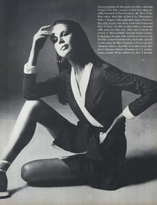 More_Stern_US_Vogue_April_15th_1968_04.thumb.jpg.16d72c5356d534a504c61b31082b9deb.jpg
