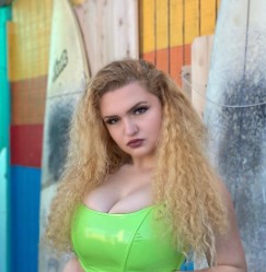 khushimoni99's avatar