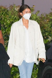 zendaya-at-nobu-in-malibu-06-26-2021-1.jpg