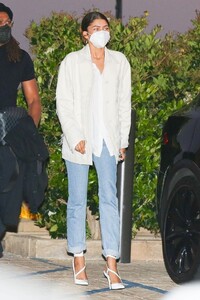 zendaya-at-nobu-in-malibu-06-26-2021-5.jpg