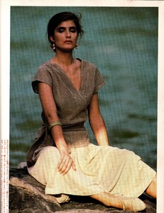 1284938215_ElleJaponAugust1983(59).thumb.jpg.b5183668caaf5669b06b9805ed0fcf68.jpg