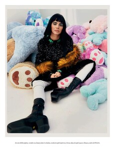 Vogue Espana 08.2021-page-005.jpg