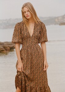 7addf4088abf--triple-images-25-6f5f2e Zoe Blume.jpg