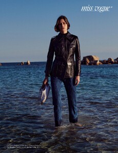 Vogue Paris No. 1019 - Août 2021 1-page-004.jpg