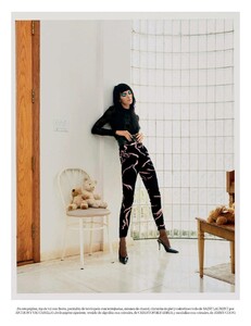 Vogue Espana 08.2021-page-011.jpg