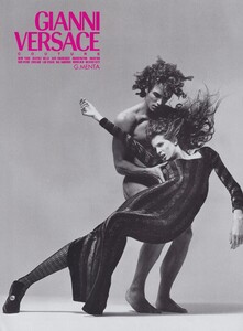 Avedon_Versace_Fall_Winter_1993_94_03.thumb.jpg.81f89ccd3a9582bf33d00167b1874978.jpg