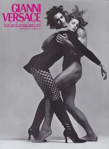 Avedon_Versace_Fall_Winter_1993_94_04.thumb.jpg.1149996a18cd2be62ffb702cf5f01e0b.jpg