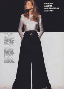 Opposites_Penn_US_Vogue_September_1988_10.thumb.jpg.6ed2812aaa7cc22b37ce1178c98beef3.jpg