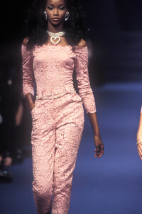 chantal-thomas-ss-1993-6.thumb.jpg.ce5e5e80f4975ca052ce7451e7ca2870.jpg