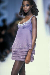 chloe-ss-1992-2.thumb.jpg.407450674663bb264ad46b0bdc6d413c.jpg