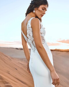 pronovias_217751373_337018828037949_2586807813292926145_n.jpg