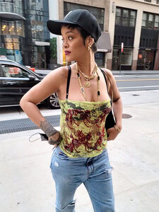 rihanna-5.jpg