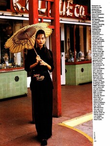 us_elle_oct_1992_28.thumb.jpg.23d41c11dbd566d5e4cb066fe489f652.jpg