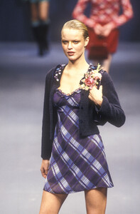 1022151845_Blumarine1997WomenRTW24.thumb.jpg.014ed3e61e6980a4c6d570a8eef5d951.jpg