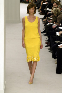 1027573949_Chanel2004HauteCouture128.thumb.jpg.03cc05019f9df5de3a8000417c267e05.jpg