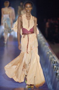 Fendi SS 2004 - 54 - Yasmin Warsame.jpg