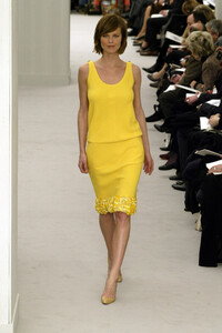 13237279_Chanel2004HauteCouture127.thumb.jpg.addb4c8daf799310b9983d11560b799f.jpg