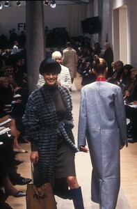 1389577659_Fendi1996WomenRTW39.thumb.jpg.fda9d285a10a9ce80252eca3d6fc46e7.jpg