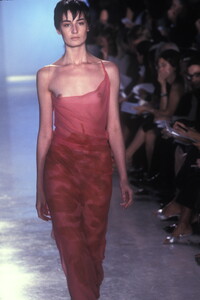 1434073615_DonnaKaran2000WomenRTW31.thumb.jpg.6d74f3e603703c9ac68671c3838a42a5.jpg