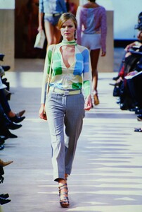 1461548596_louis-vuitton-ss2000(11).thumb.jpg.f1242f08704cc9995e2ba474952fd79d.jpg