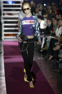 1476577650_Dsquared22003WomenRTW46.thumb.jpg.14a0e0cdf05162d1f6cbfc23cd9afb46.jpg