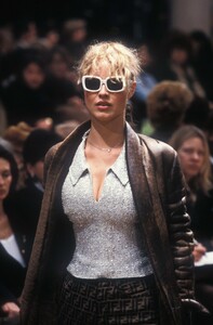 1610840365_Fendi1996WomenRTW55.thumb.jpg.1c41a6133cc648e3792b2159f8317e0a.jpg