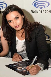 1614415585_JessicaLucas567976543435679332full-jessica-lucas.thumb.jpg.39124a92255af51ae788efed3db3035f.jpg