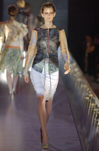 Fendi SS 2004 - 11 - Stella Tennant.jpg