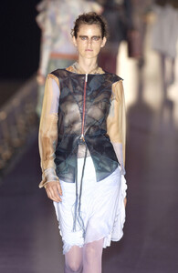 Fendi SS 2004 032.jpg