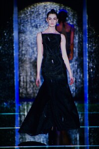 1944680501_ATELIER-VERSACE-SPRING-1999(12).thumb.jpg.16f35bf626a7bac9acb3da603ea5a63e.jpg