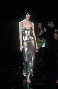 2033688332_Versace1999WomenRTW171.thumb.jpg.e043adf568d4f124cd1c43475b2f2bd7.jpg
