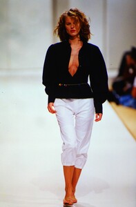 397826260_balmain-ss-2000(7).thumb.jpg.977de7eb3d75b3b904ba3473597c4500.jpg