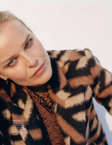 Elle No. 3949 - 27 Août 2021 eva1-page-025.jpg