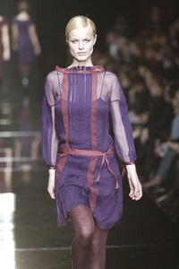 637735385_AlbertaFerretti2003WomenRTW37.thumb.jpg.325c02ce72e60b39a4de13d4e0358621.jpg