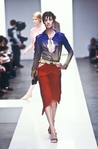 72051045_Fendi2000WomenRTW86.thumb.jpg.08eddf992e632c0d6cea39ad3b84abeb.jpg