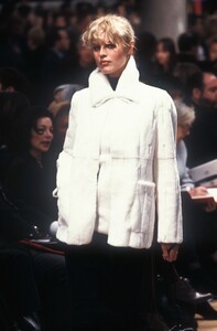 728395202_Fendi1996WomenRTW99.thumb.jpg.43a065e3db83eb4b62f821db14f28b1b.jpg