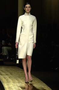 831492165_Valentino2001HauteCouture7.thumb.jpg.e799e01b4a39ef13bb23e87170a55595.jpg