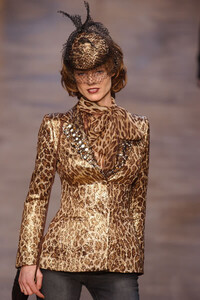 Blumarine-FW2004-Eva-Herzigova-16.jpg