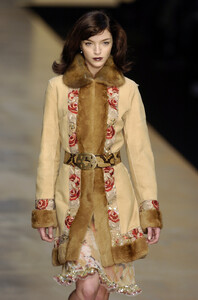 Blumarine-FW2004-Mariacarla-02.jpg