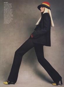 Demarchelier_US_Vogue_September_2007_12.thumb.jpg.d65d04622cac3cd86af67cabdcffe21a.jpg