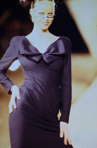 EVA-HERZIGOVA-JOHN-GALLIANO-FALL1996-3.thumb.jpg.3fee44fe35de2d05238c930aaea943d3.jpg