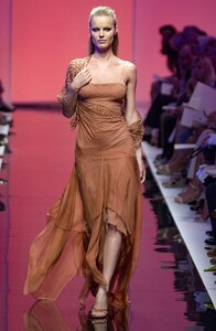 Elie-Saab-HC-FW2001-01.jpg