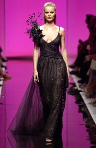 Elie-Saab-HC-FW2001-05.jpg