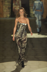 Roberto-Cavalli-FW2001-01.jpg