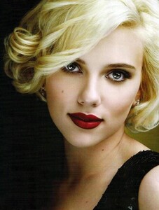 ScarlettJohansson4567999765432345679.thumb.jpg.b82182a7031a7acf747534222428aef0.jpg
