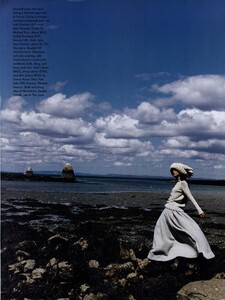 Testino_US_Vogue_September_1998_06.thumb.jpg.074447dd2ff2d43405c2035fcce1dcec.jpg