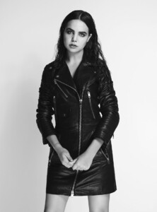 bailee_madison_in_nylon_espanol_magazine24.png