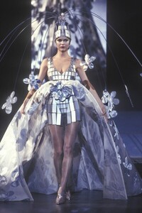 paco-rabanne-hc-ss-1997-4.thumb.jpg.3446d4bc1ebfba27d341f893b4553191.jpg